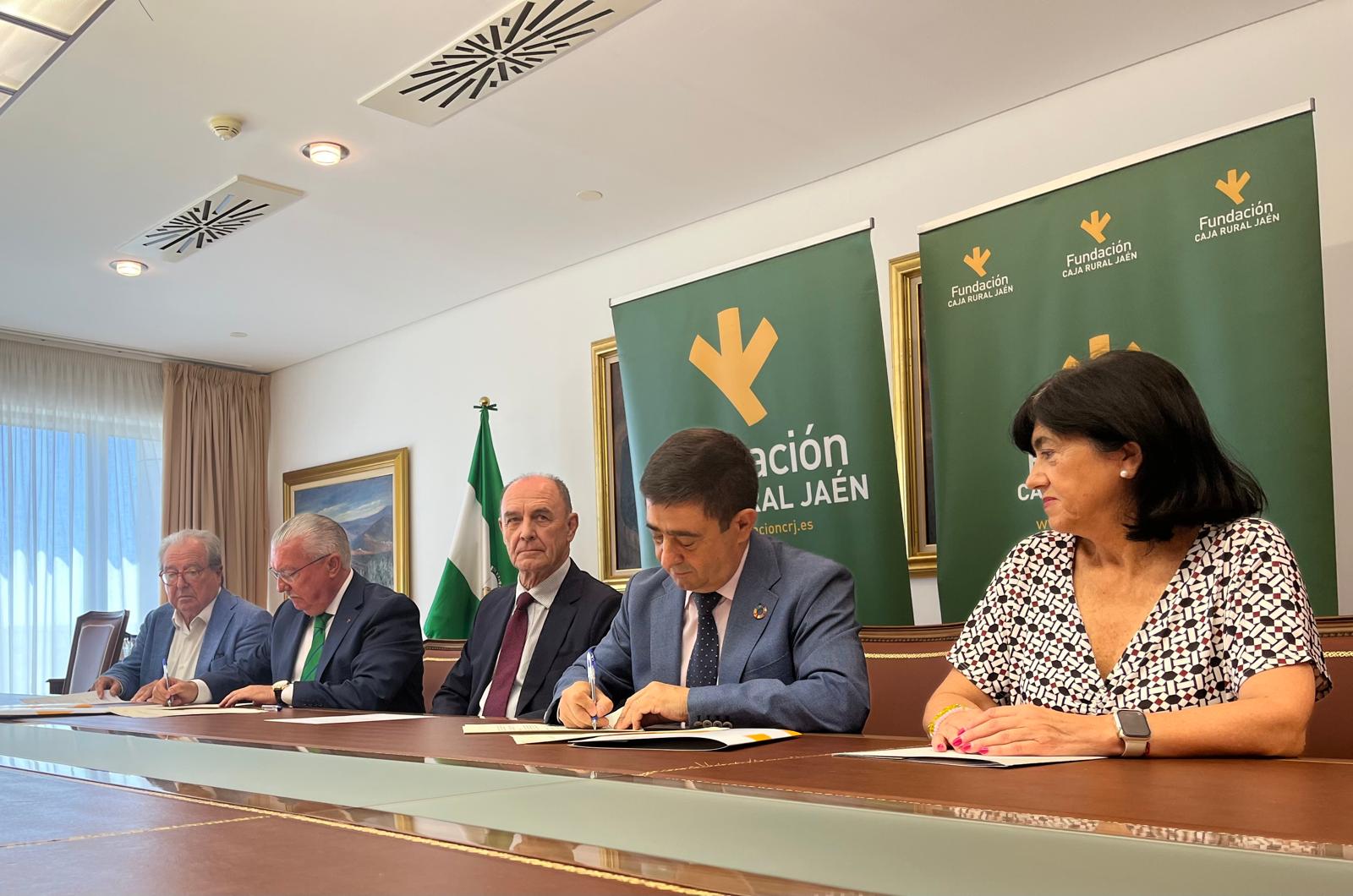 20240708 Firma convenio Diputación y Fundación Caja Rural Jaén para terrenos campo pruebas CETEDEX-3 Diputación y Fundación Caja Rural firman un convenio para financiar los terrenos del campo de pruebas del CETEDEX