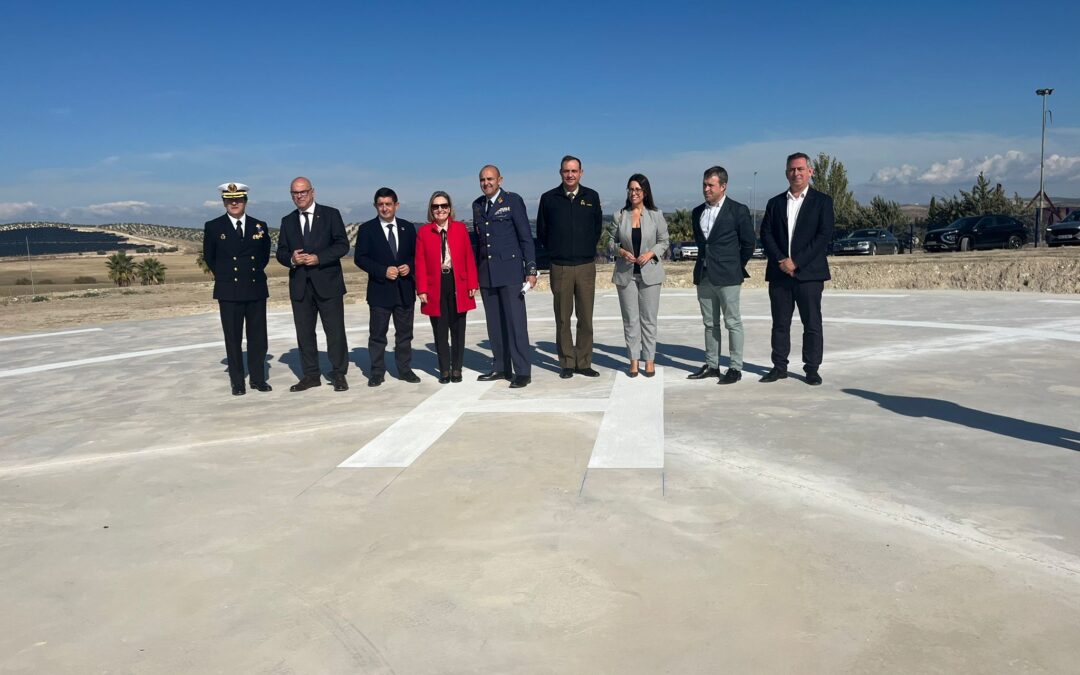 Visita de la secretaria de Estado de Defensa a la helisuperficie construida en los terrenos del CETEDEX