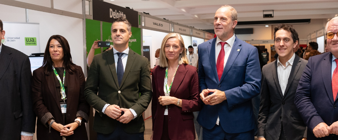 Jaén por Industria refuerza la conexión entre el talento universitario y las empresas en la Feria de Empleo de la UJA